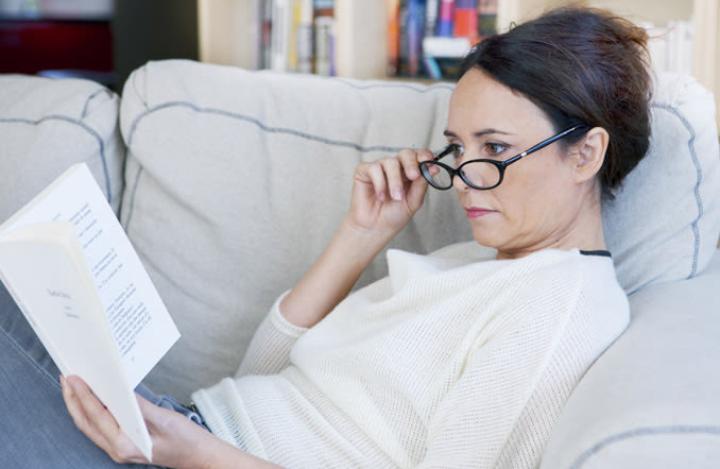 You are currently viewing Symptoms & sign of Presbyopia