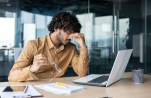 Read more about the article WORK-LIFE BALANCE AND EYE STRAIN